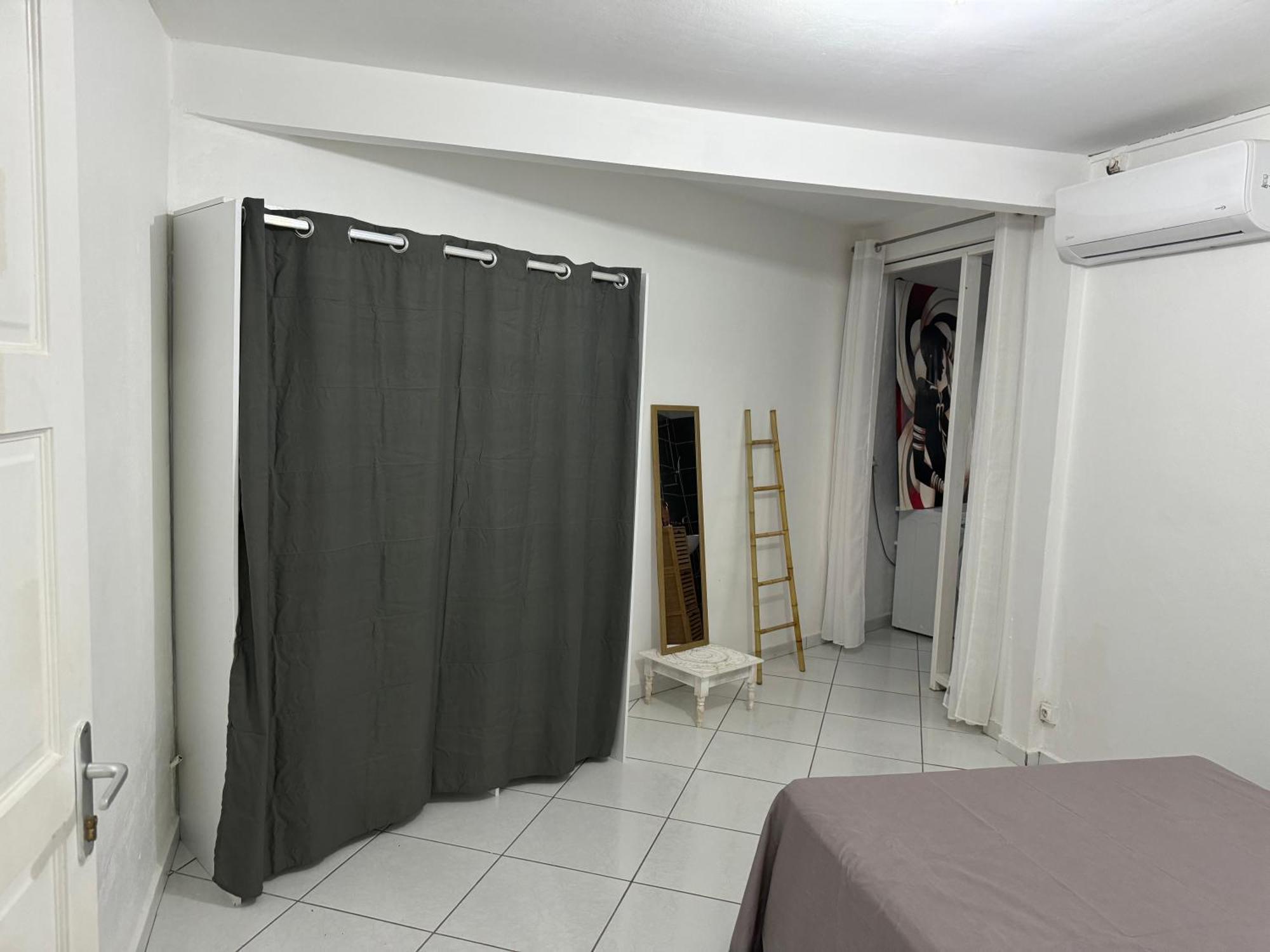 Domaine De La Villa D'Orge Vieux-Habitants Extérieur photo